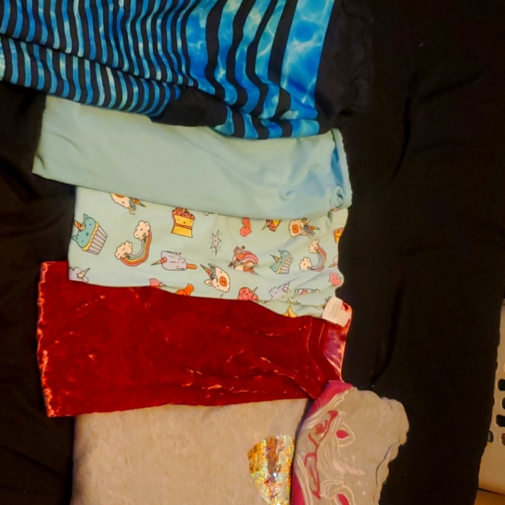 12-14 Leggings, Swim shorts and tee shirt